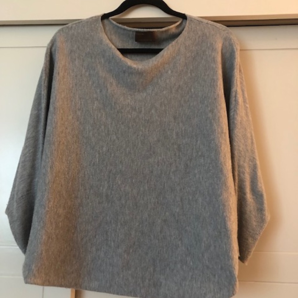 Kerisma Grey Boatneck Knit Lightweight Sweater w/ 3/4 Dolman Sleeve M/L